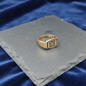 انگشتر طلا روس مردانه طرح حکاکی
